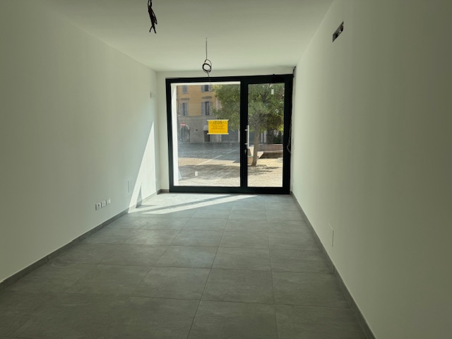 Soluzione N. CR733: NEGOZIO/UFFICIO in Affitto > CASALMAGGIORE (CR)