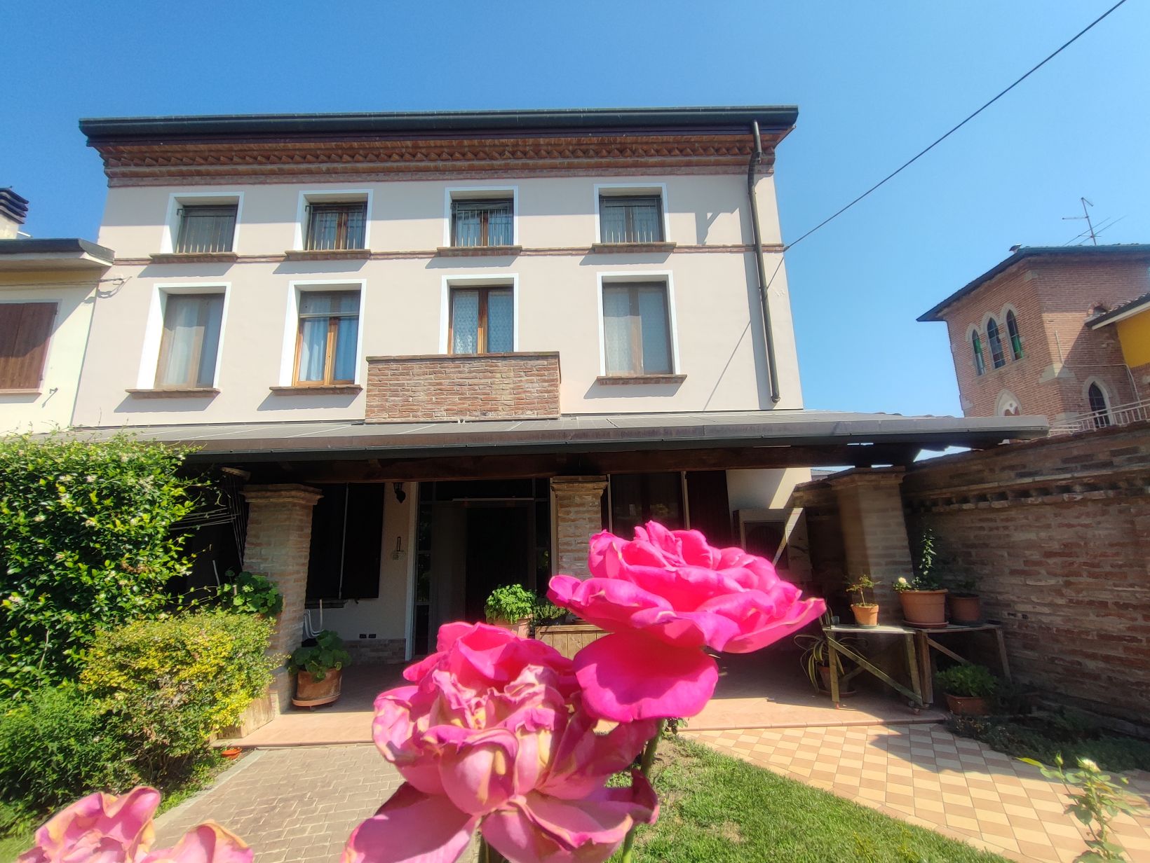 Soluzione N. CR757: VILLA SINGOLA CON TERRENO in Vendita > Casalbellotto (CR) Soluzione N. CR757: VILLA SINGOLA CON TERRENO in Vendita > Casalbellotto (CR)